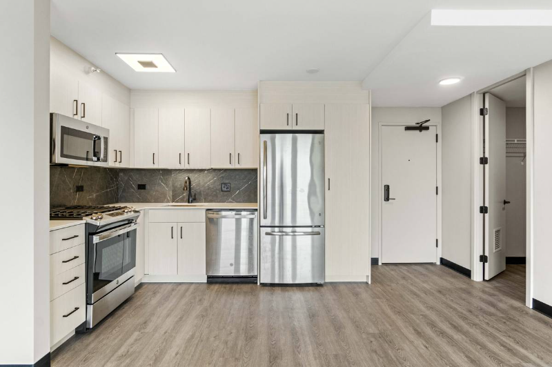 Chicago Condo: 2112 W Ogden Ave