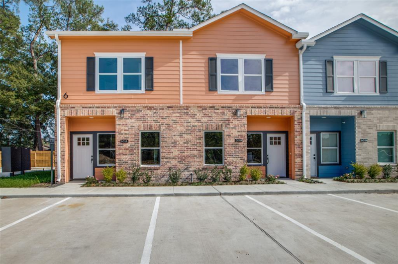 Houston Townhome: 5262 Ella Blvd.