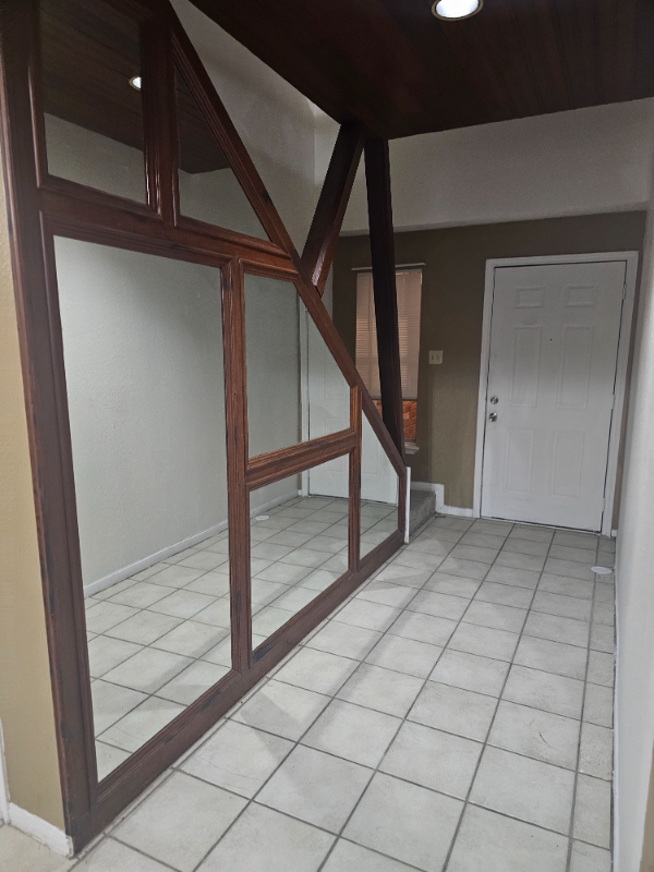 Spring House: 4011 Alshire Dr