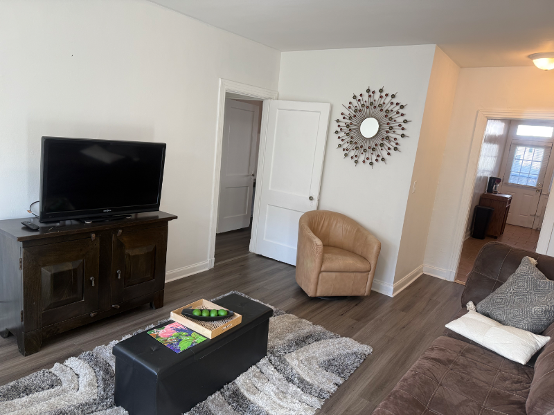 Washington Apartment: 441 Manor Pl NW