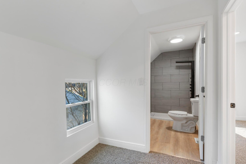 North Lewisburg House: 89 E Maple St.