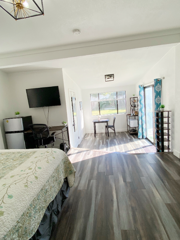 Fullerton House: 416 North Lee Avenue