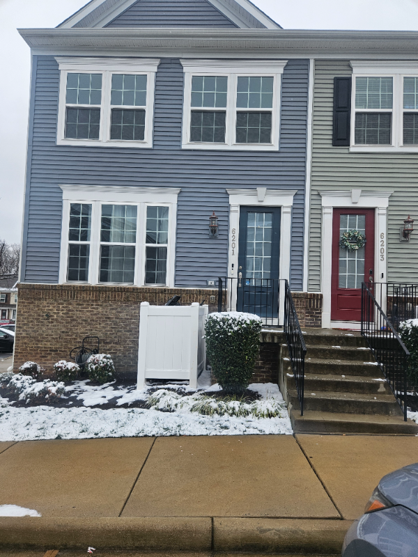 Haymarket Townhome: 6201 quinns creek dr