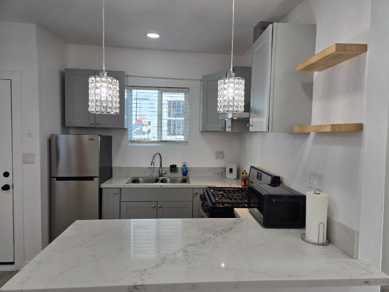 Los Angeles Multiplex: 1943 Claudina Ave