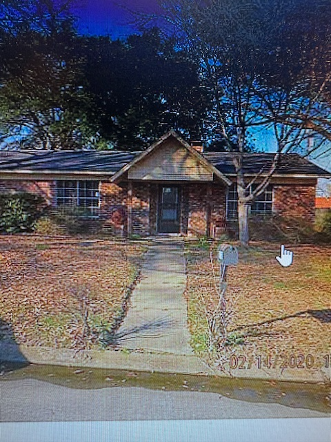 Texarkana House: 1503 E 22nd St