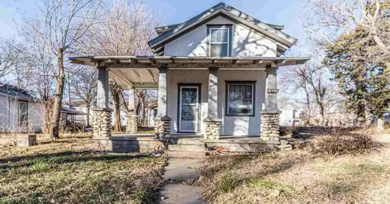 Junction City House: 510 S Washington St