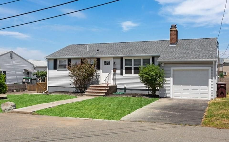 Revere House: 71 Roland Rd