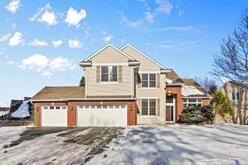 Eagan House: 1517 Covington LN