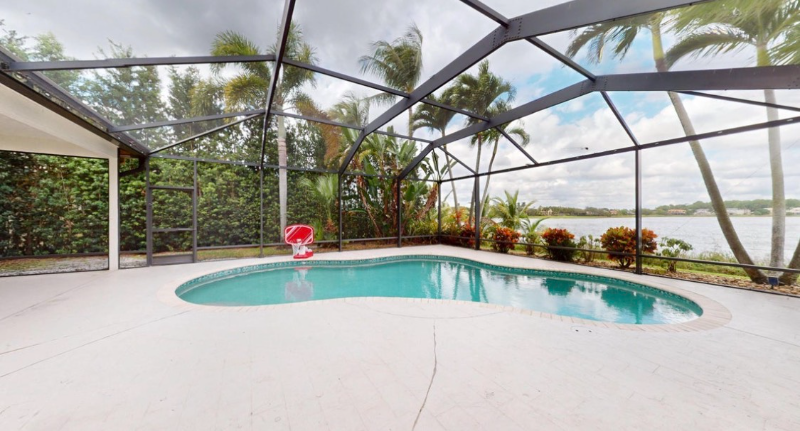 West Palm Beach House: 9919 Royal Cardigan Way
