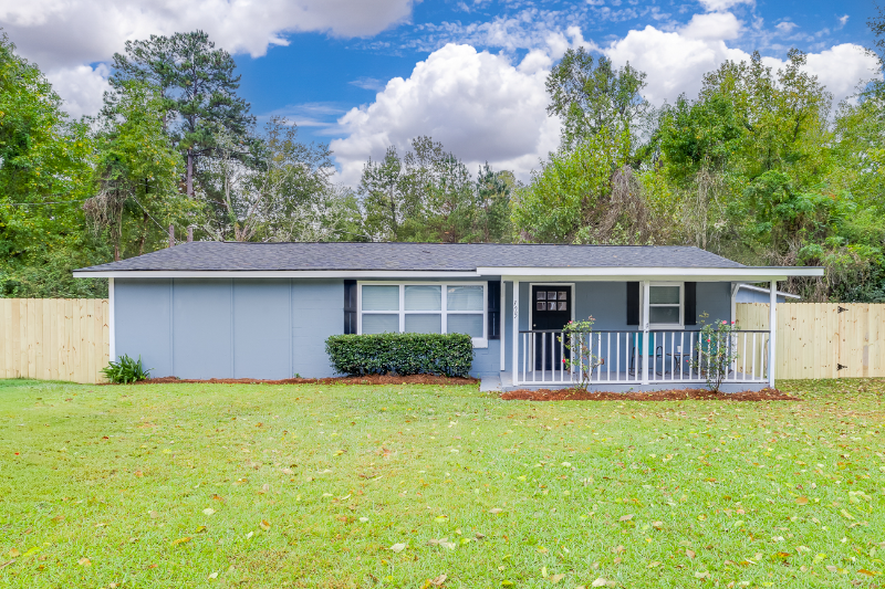 Guyton House: 105 maple circle