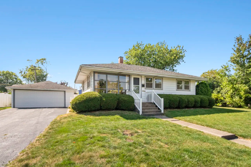 homewood House: 18314 dundee ave