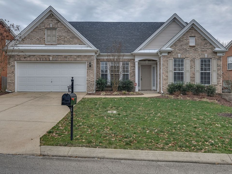 Brentwood House: 1545 Indian Hawthorne Ct