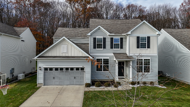 Peninsula House: 4816 Lake view dr.