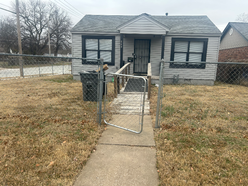 Tulsa House: 503 E Zion st