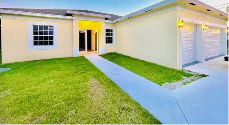 Port Saint Lucie House: 579 SW Paar Dr