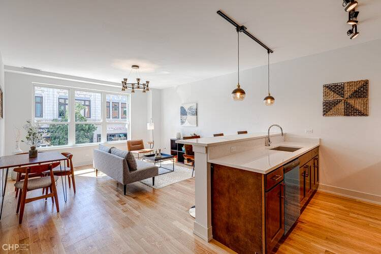 Chicago Condo: 2720 N Spaulding Ave