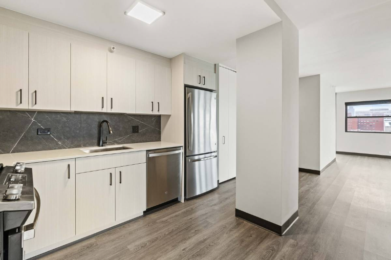 Chicago Condo: 1932 W Ogden Ave