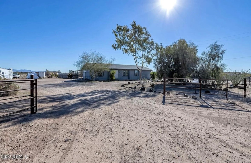Tonopah House: 3913 N 367th Ave