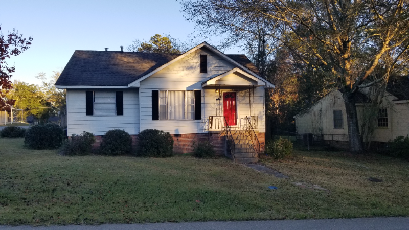 Hattiesburg House: 216 Stevens Dr