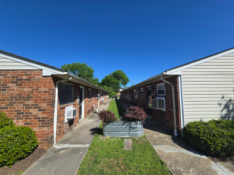Henrico Apartment: 1814 Williamsburg Rd