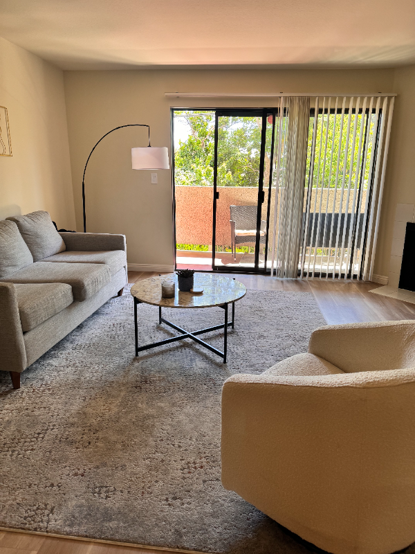 Los Angeles Apartment: 2425 Purdue