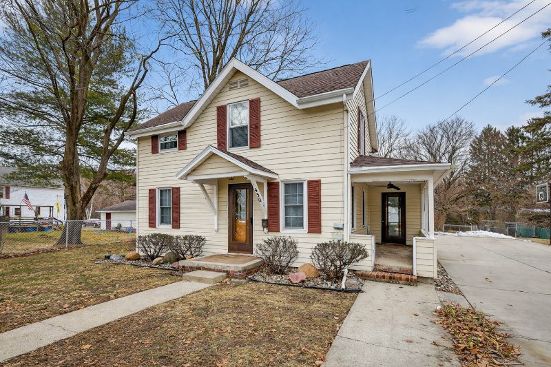 Marshall House: 430 N Linden St