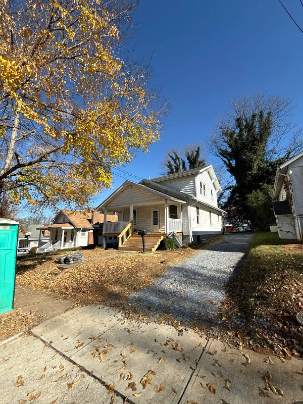 Lynchburg House: 3424 Daniel Ave