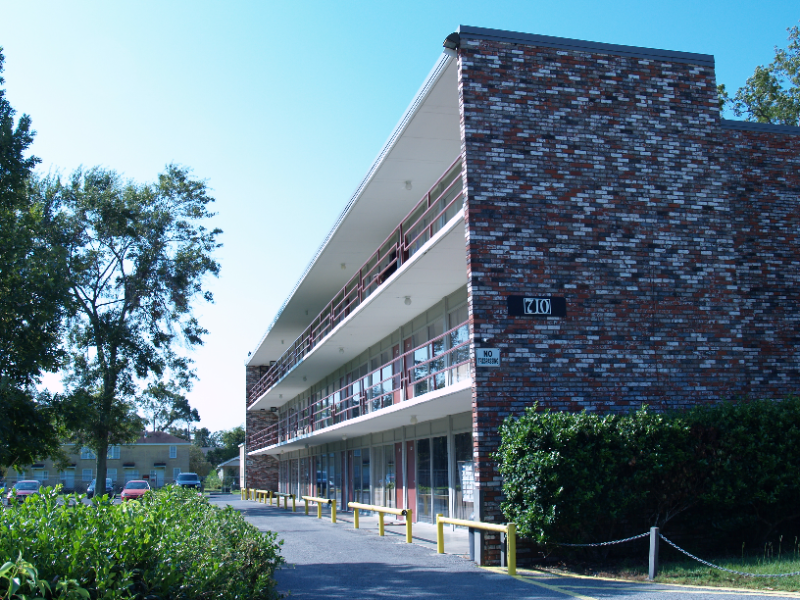 Lake Charles Apartment: 710 Iris St