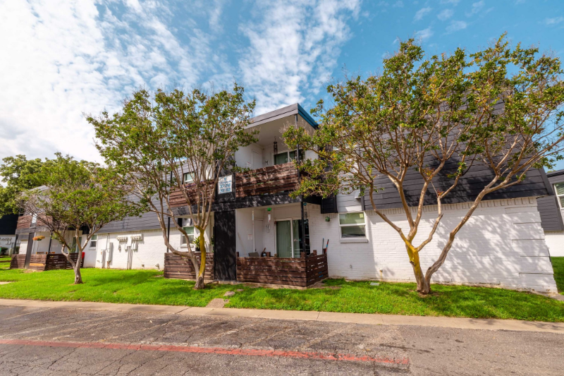 Bedford Apartment: 531 Bedford Road