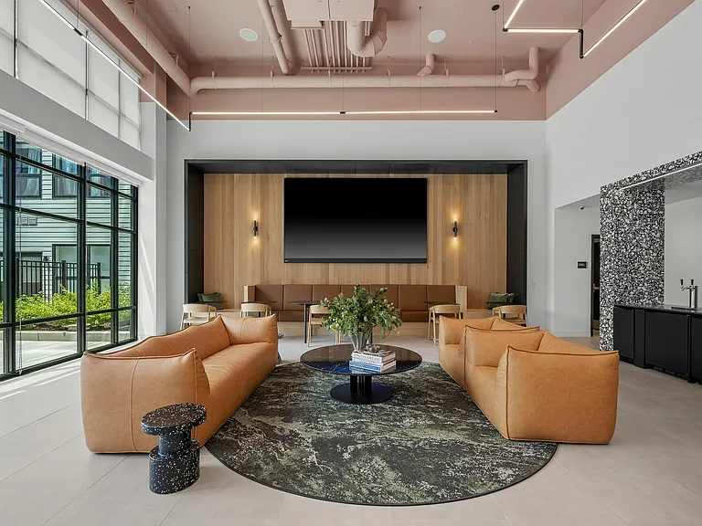 Everett Apartment: 202 Mill Road