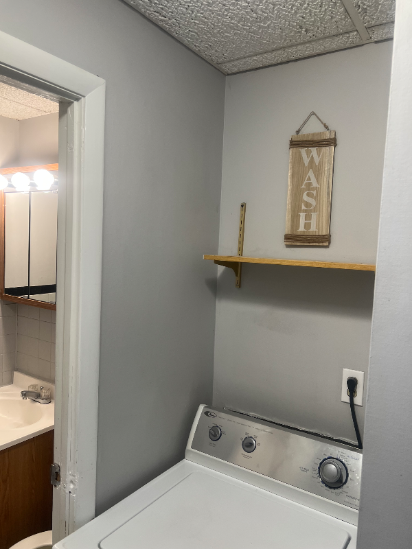 Merriville House: 505 w 53 avenue