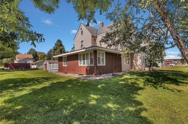 Willmar House: 322 10th St SW