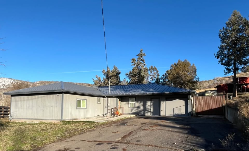 Klamath Falls House: 4835 Wocus Rd