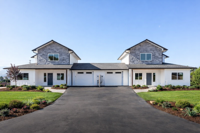 East Wenatchee House: 1763 Grant Rd