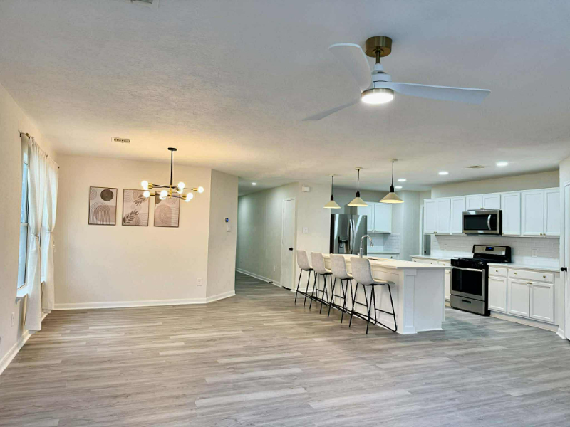 HOUSTON House: 1010 Hummingbird Point Ln