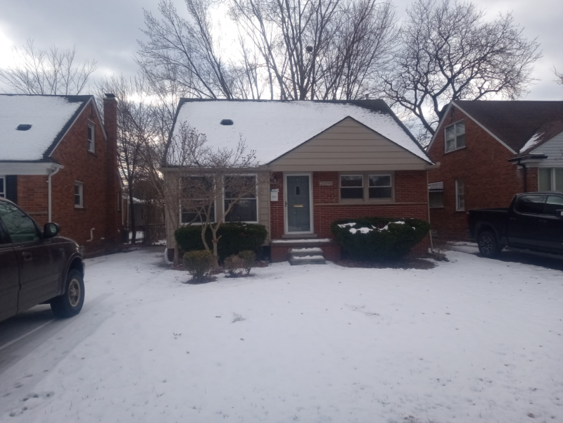Harper Woods House: 20490 Country Club