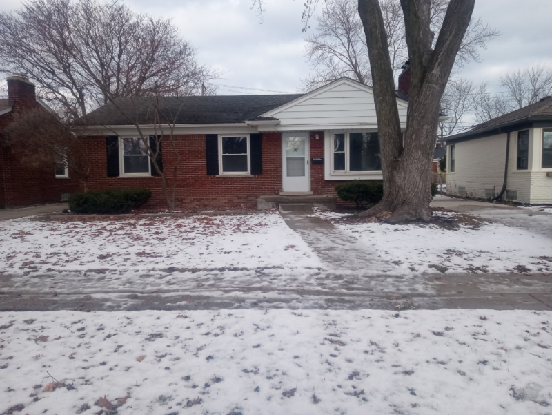 Harper Woods House: 21315 Prestwick