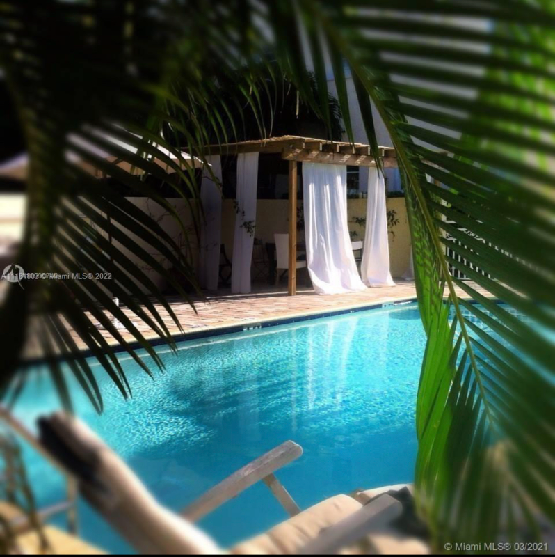 Miami Beach Condo: 4812 Pine Tree Drive