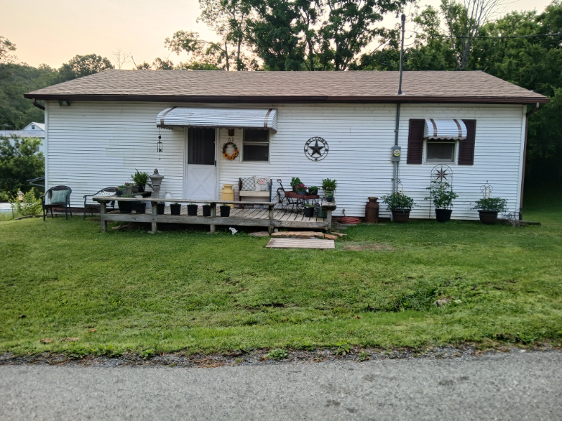 Buncombe House: 62 Lick Creek Rd