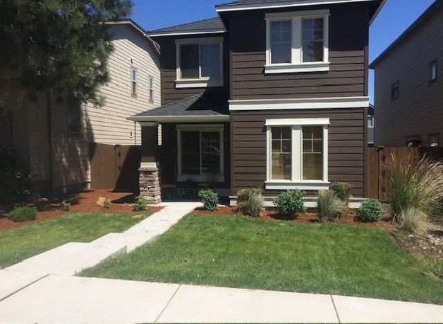 Bend House: 20256 Badger Rd