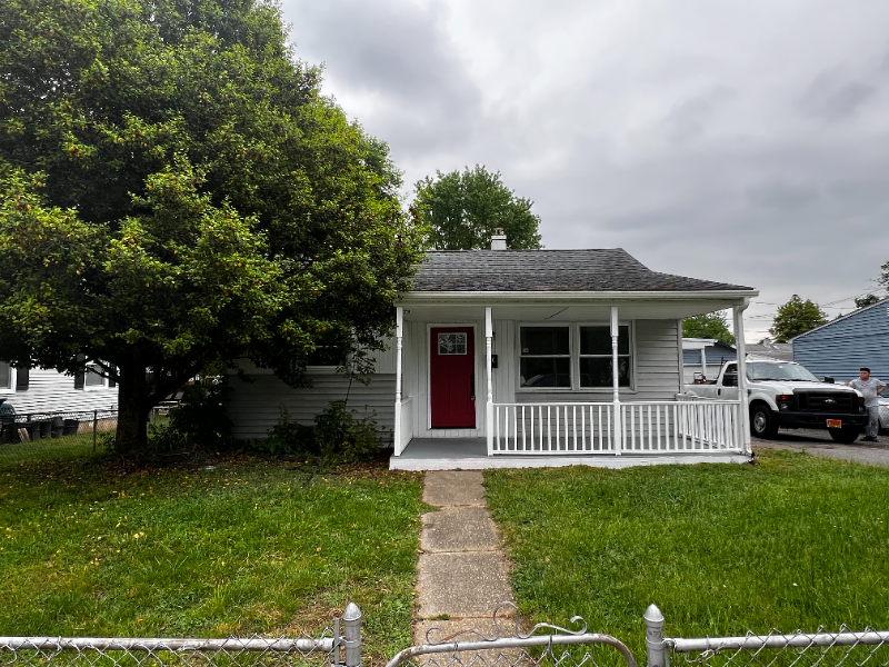 Elkton House: 220 Locust Ln