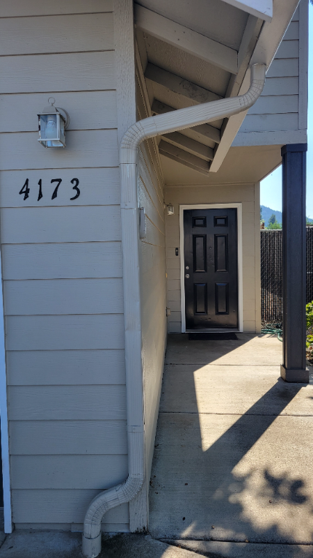 Springfield Multiplex: 4173 Glacier View Drive