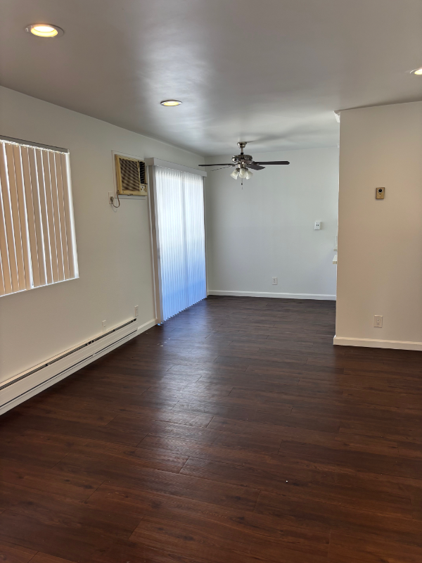 Sherman Oaks Apartment: 14718 Magnolia Blvd.