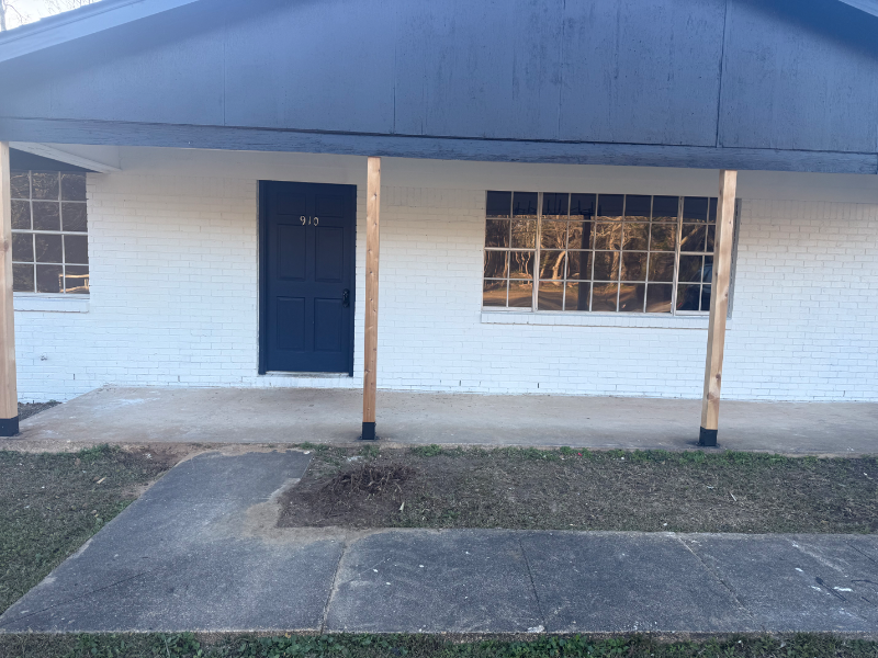 Bay Minette House: 910 Moran St