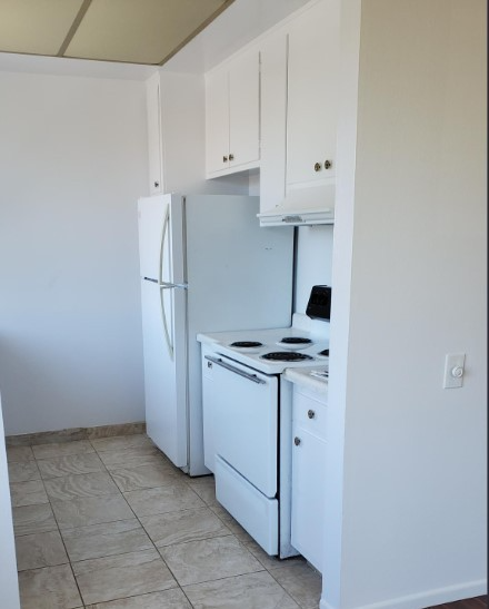 Redondo Beach Apartment: 2012 Ruhland Ave #3