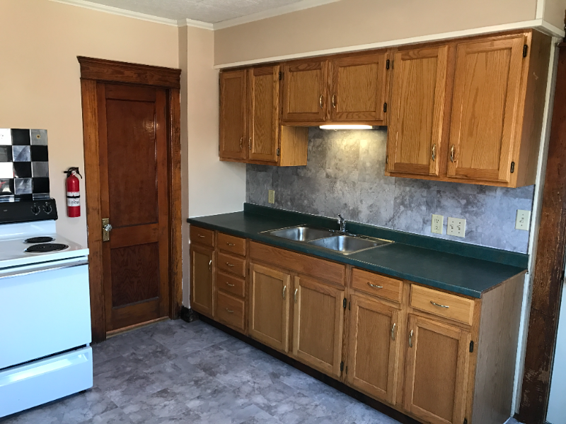 Webster Apartment: 3 East Main St #3L