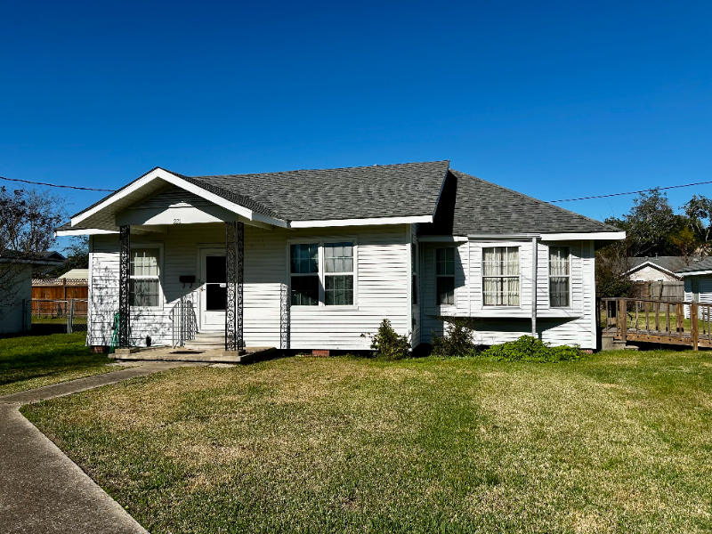 Lake Charles House: 222 Woodruff Street