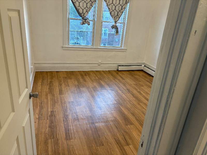 hartford Apartment: 164 kensington street