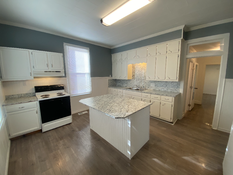 Jasper House: 412 E 7th Street