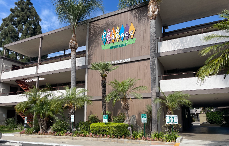 Anaheim Apartment: 1590 West Palm Lane